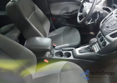 2013 Ford Focus Se z USA, uszkodzony, nr VIN 1FADP3F26DL232202